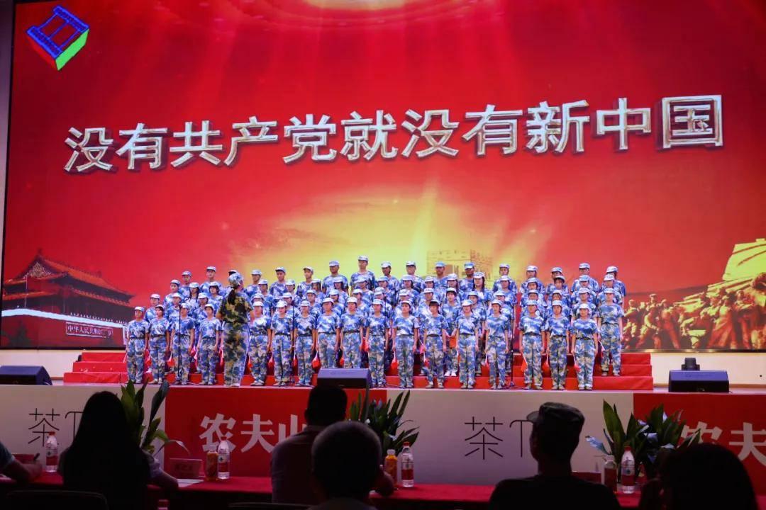 逃离整洁的杂物间